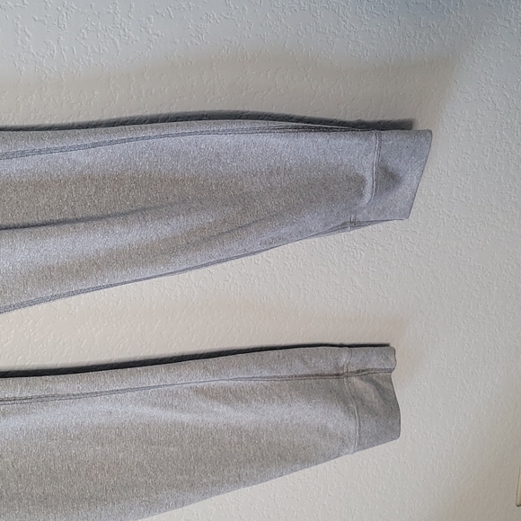 Patagonia Gray & White Striped Polartec Capilene Midweight Base Layer Pant - Picture 2 of 8